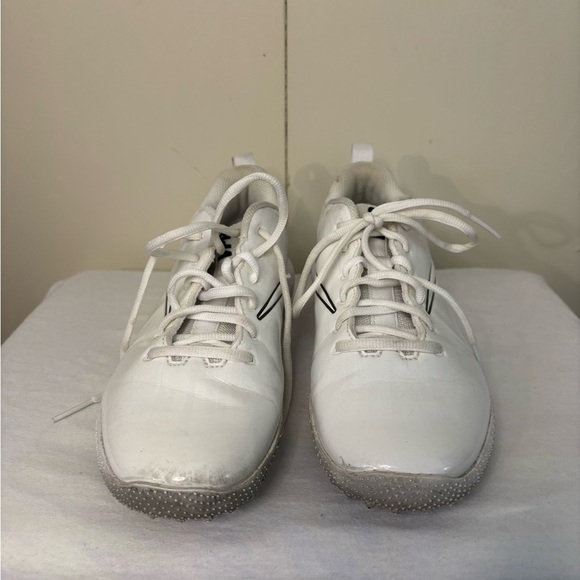 Nike Women’s Vapor Varsity Low Turf White Golf Shoes - Picture 1 of 6